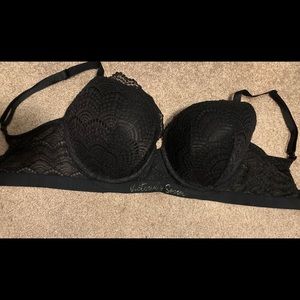 VS Black Lace Bra (34DDD)